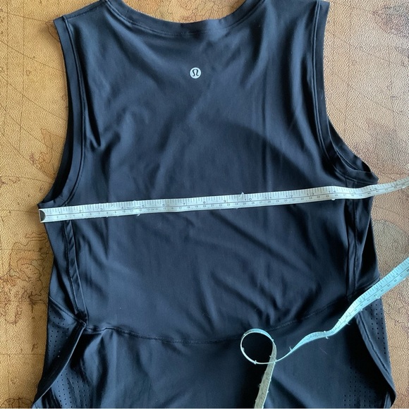 lululemon High Neck split Hem Run Tank - Picture 8 of 8